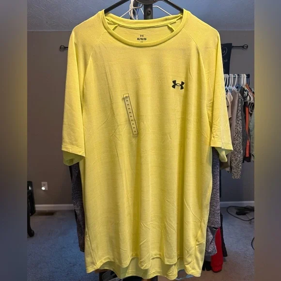 Under Armour Men's Bright Yellow Short Sleeve Tee. NWT - Picture 1 of 5